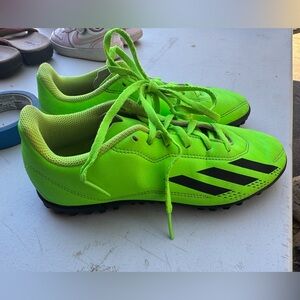 Boys Adidas cleats sz 4 bright green